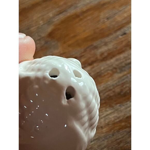 Vintage White Ceramic Corn on the cob salt & Pepper shakers. Farm House. - Picture 5 of 6